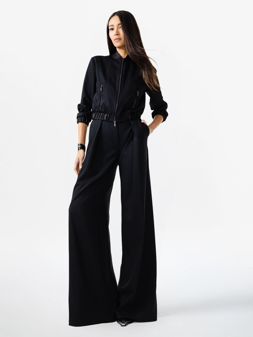 HIGH-WAISTED AND PLEATED LARGE PANTS
